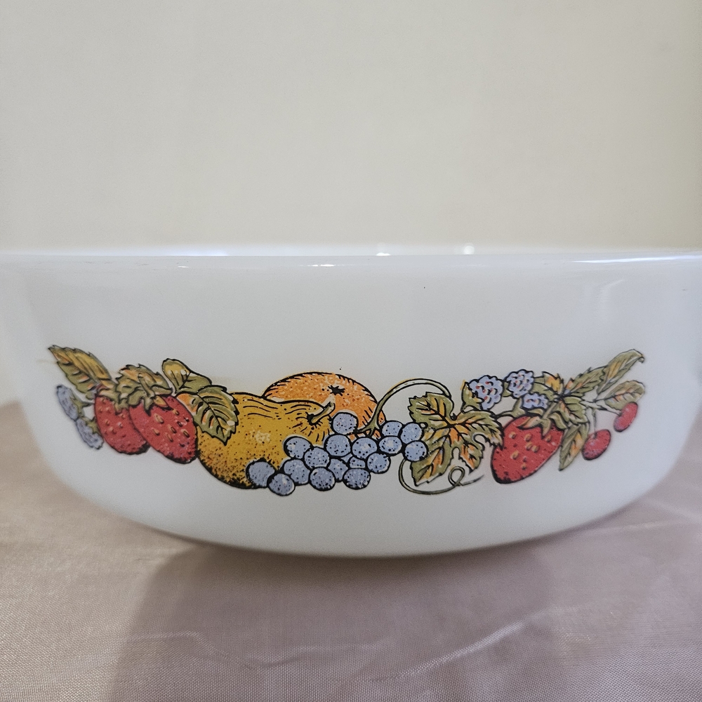 Anchor Hocking White Fruit Design‎ Bowl
